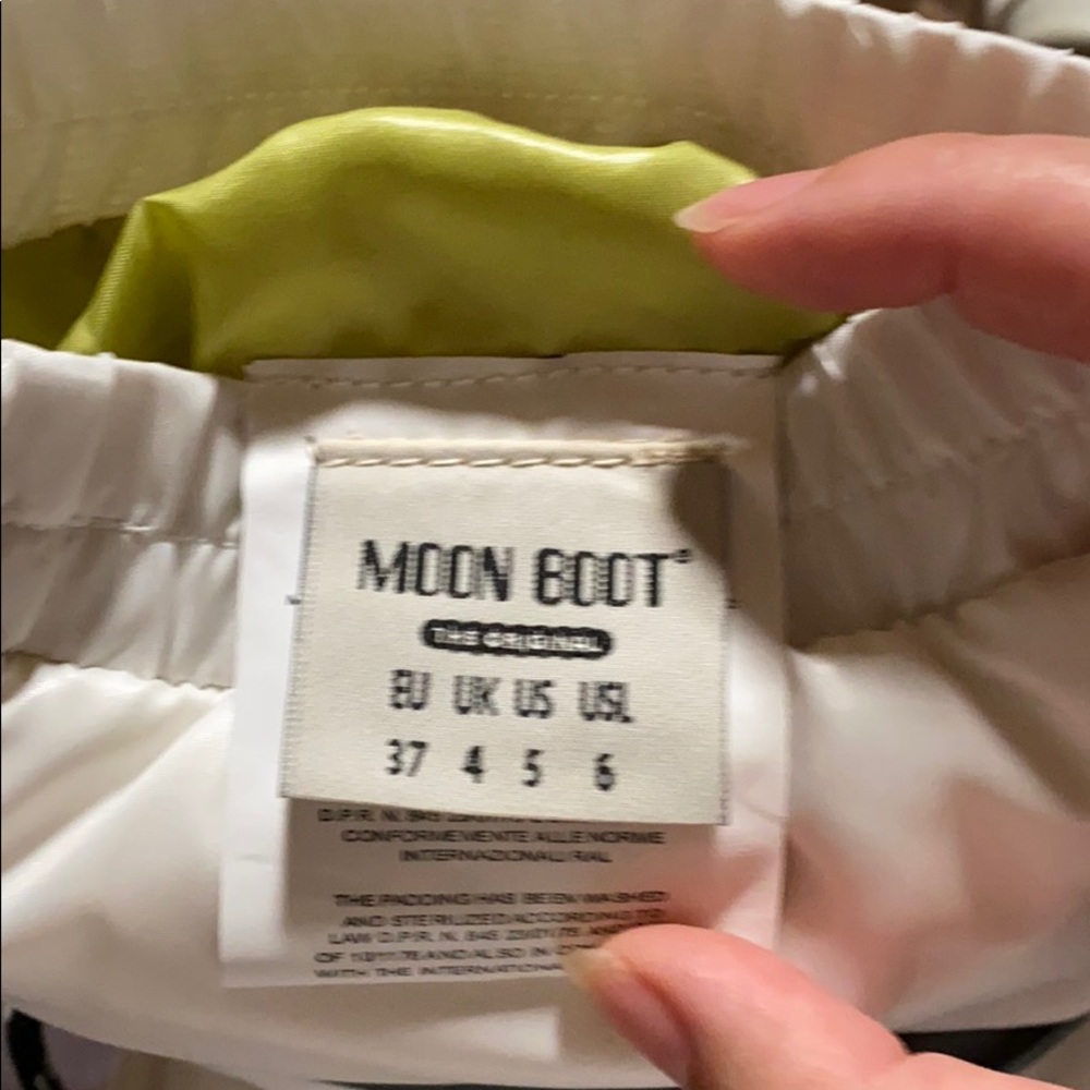 - Moon Boot - image 5